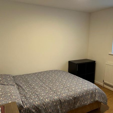 Three Bedroom House In Tooting By Star Apartments ลอนดอน ภายนอก รูปภาพ