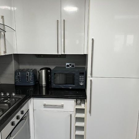 Three Bedroom House In Tooting By Star Apartments ลอนดอน ภายนอก รูปภาพ