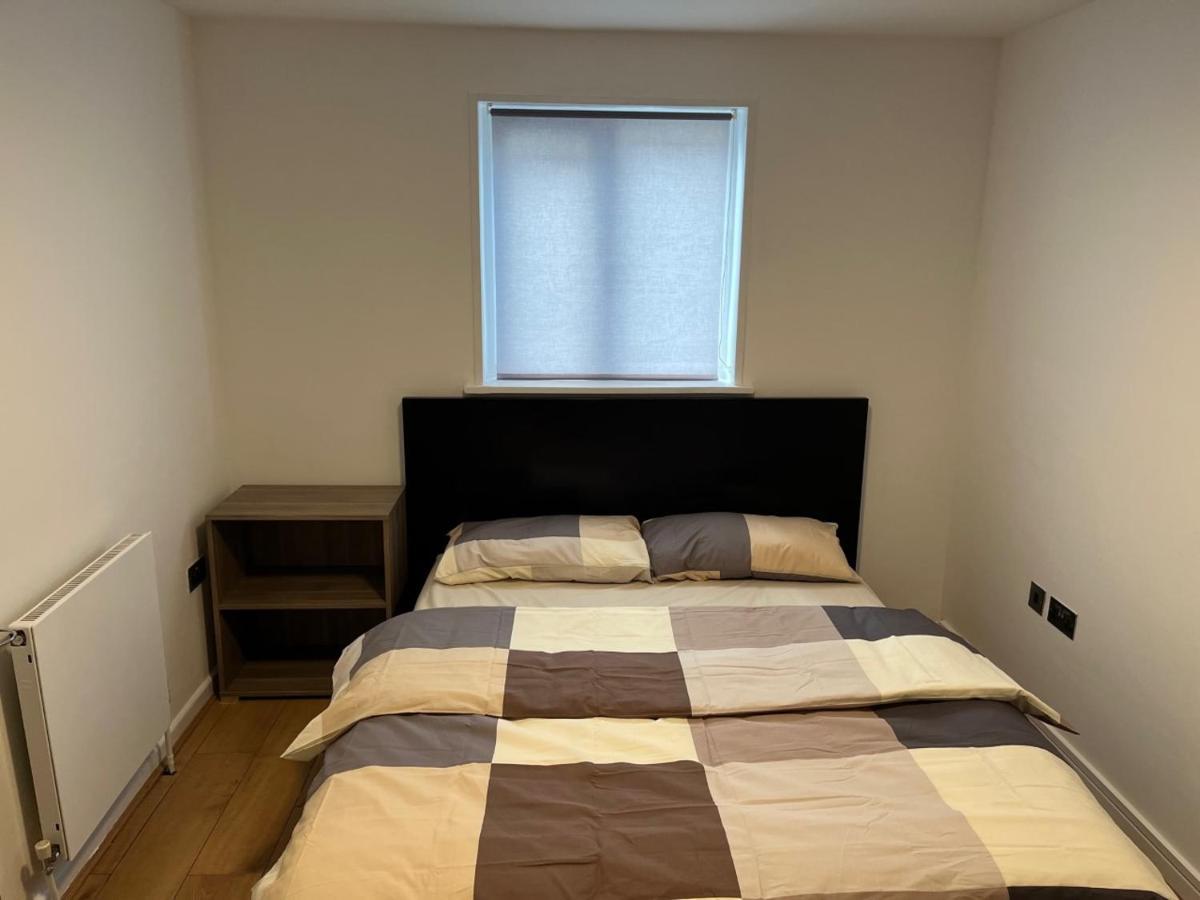 Three Bedroom House In Tooting By Star Apartments ลอนดอน ภายนอก รูปภาพ