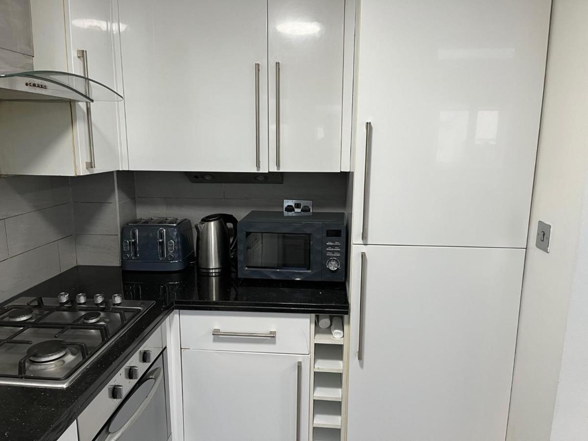 Three Bedroom House In Tooting By Star Apartments ลอนดอน ภายนอก รูปภาพ