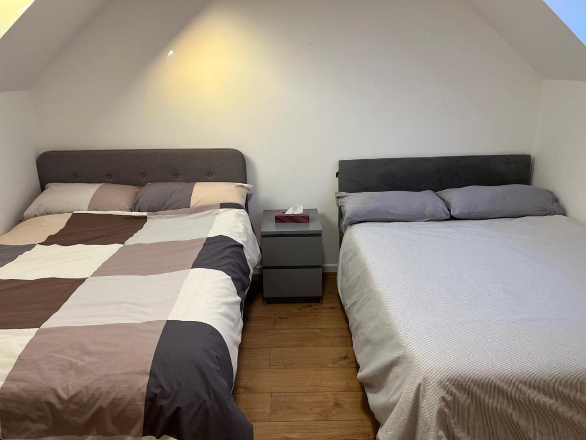 Three Bedroom House In Tooting By Star Apartments ลอนดอน ภายนอก รูปภาพ