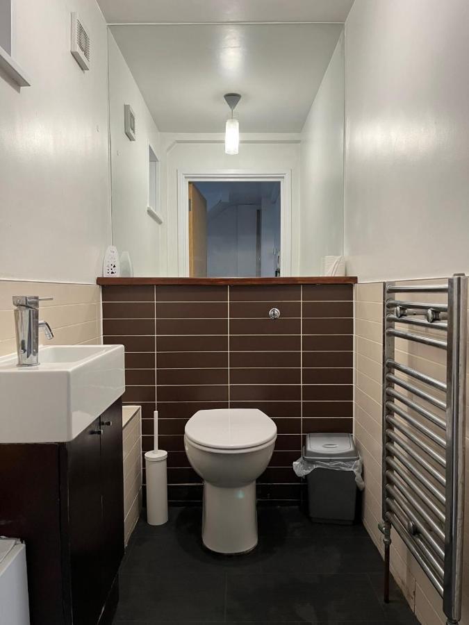 Three Bedroom House In Tooting By Star Apartments ลอนดอน ภายนอก รูปภาพ