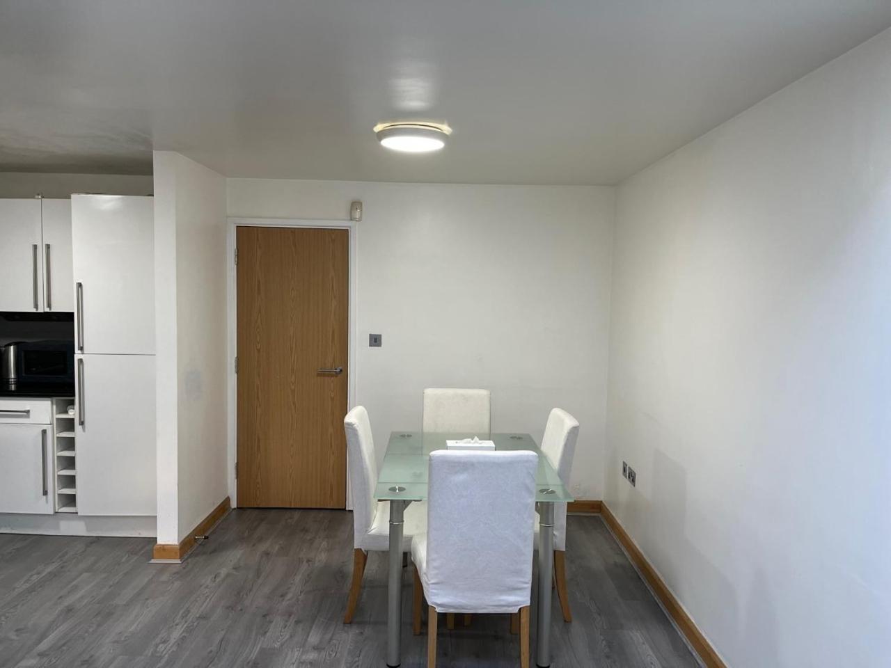 Three Bedroom House In Tooting By Star Apartments ลอนดอน ภายนอก รูปภาพ